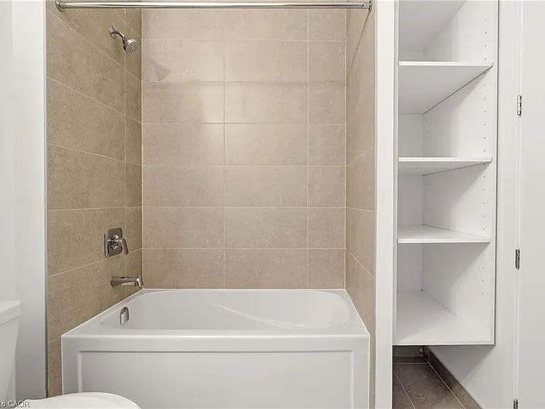 2088 James St #1312 — Photo 12