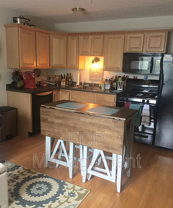 660 East Ave #202