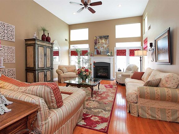 3rd image of 71 Wake Robin Ln