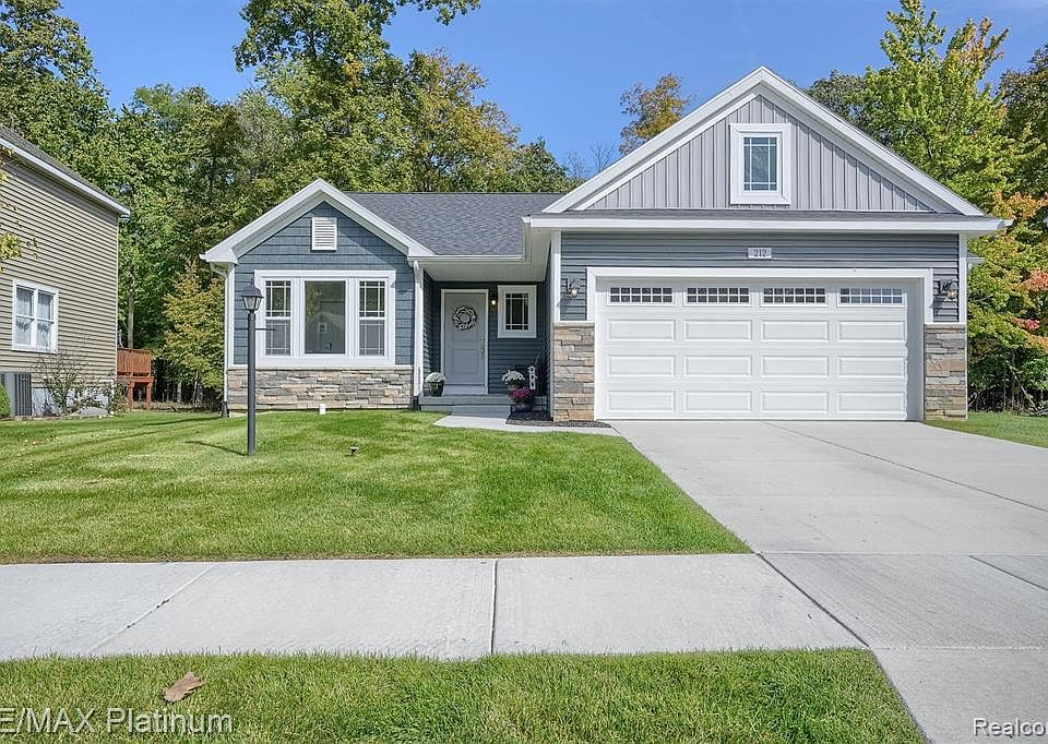 2nd image of 212 Laura Ln