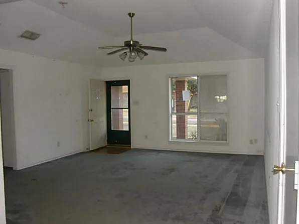 122 Janis St, Alvarado, TX 76009