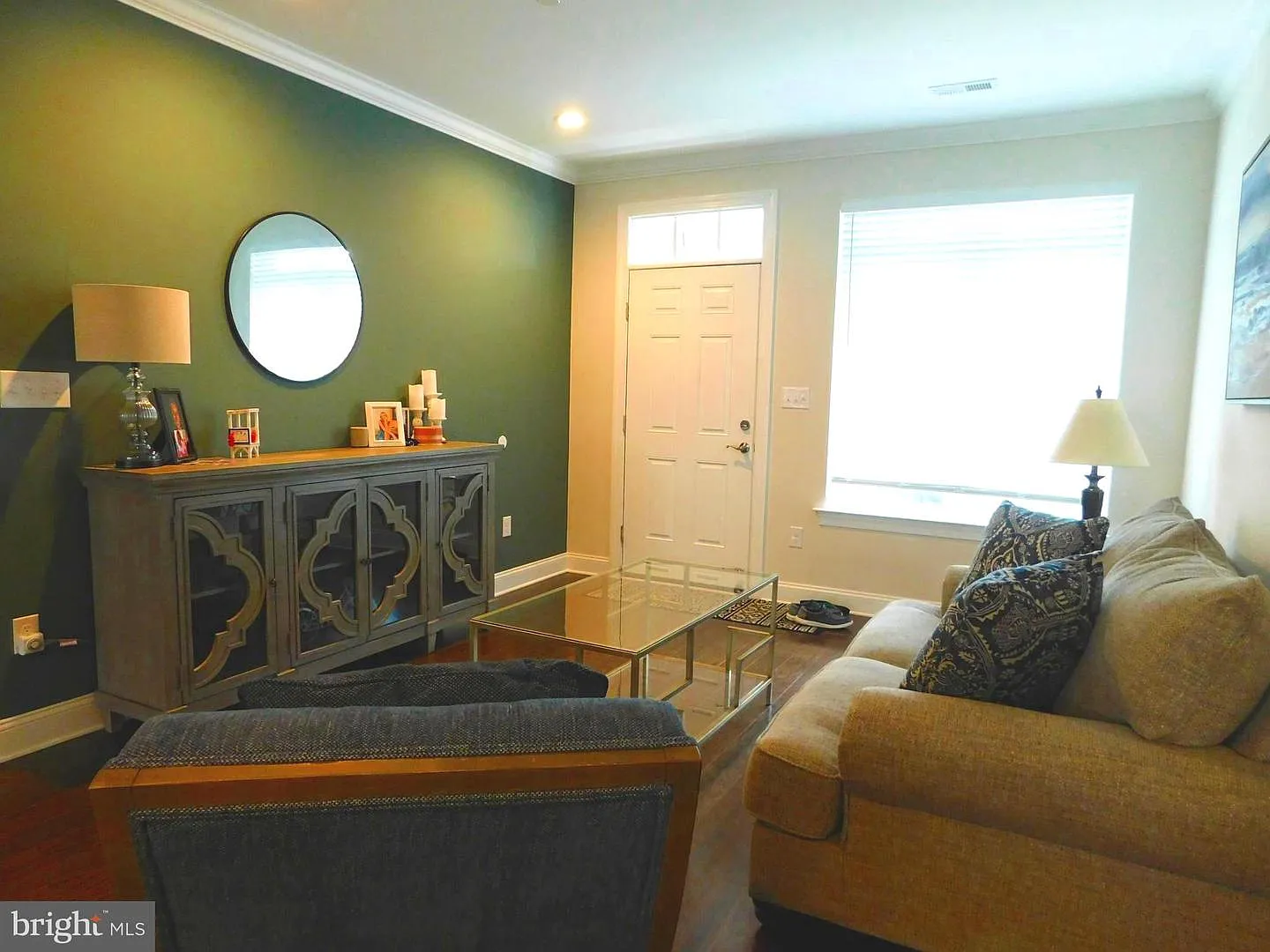 3 bed, 4.0 bath, 2253 sqft, $3,500 — Photo 4