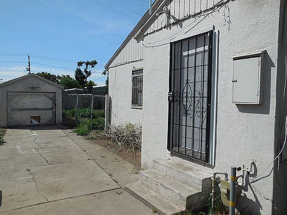2nd image of 2344 E Lindsay St