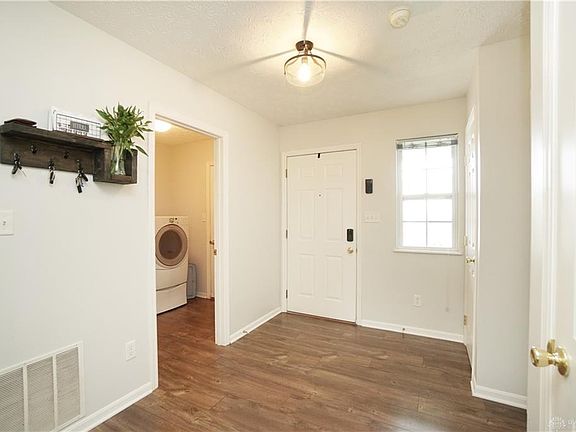 5th image of 2 Green Meadow Ct