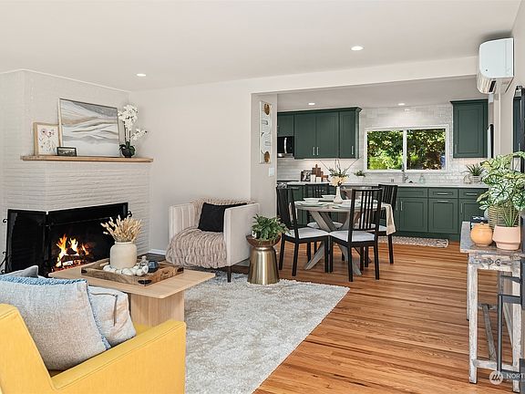 3rd image of 14025 23rd Avenue NE
