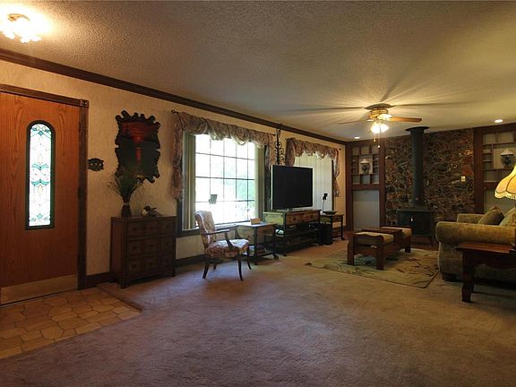 4th image of 9034 Olden Ave