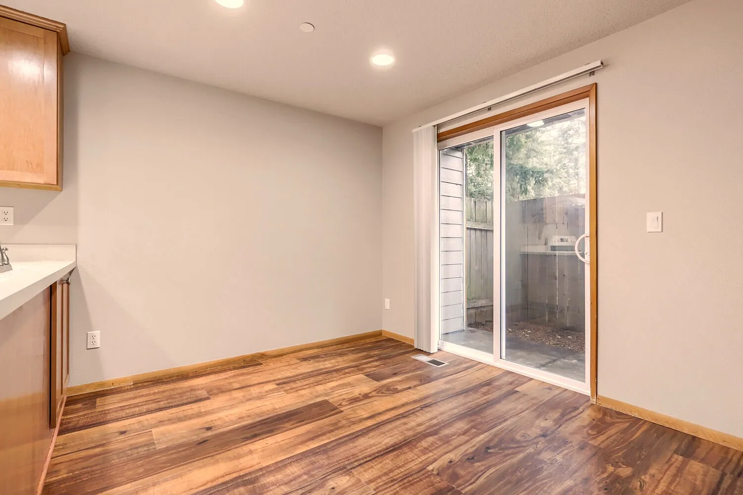 3 bed, 2.5 bath, 1150 sqft, $2,000 — Photo 4