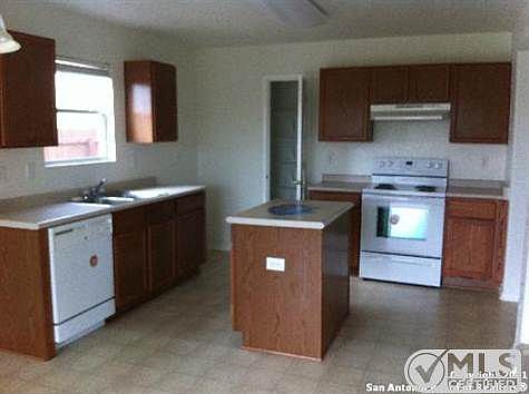 2nd image of 9023 Laguna Fls