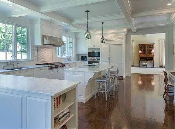 5th image of 20 Rock Hill Way