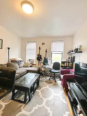 Rented by Oxford Property Group | media 12