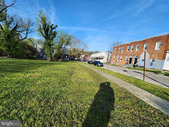 4th image of 3842 Reisterstown Rd