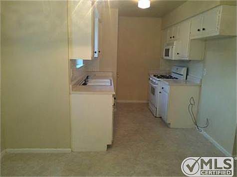 2nd image of 3913 O'Henry Dr