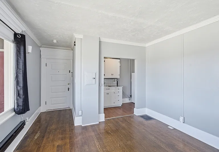2623 W Maxwell Ave #2 — Photo 5