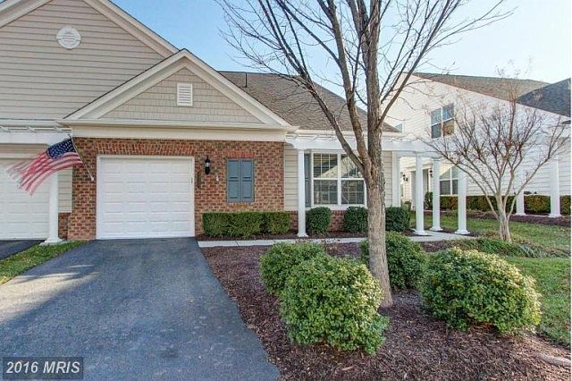 1st image of 44389 Oakmont Manor Sq