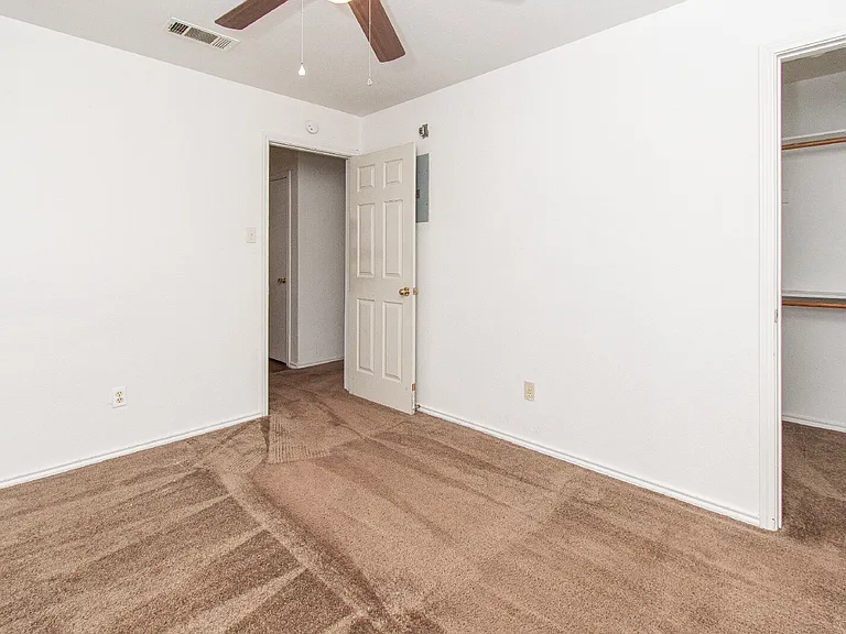 1703 Cedarhill Dr #B — Photo 9