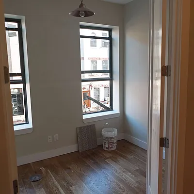 Rented by Nooklyn NYC LLC | media 34