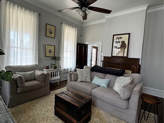 2nd image of 401 W 4th St