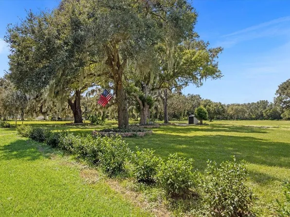 26831 Bloomfield Ave #10, Yalaha, FL 34797