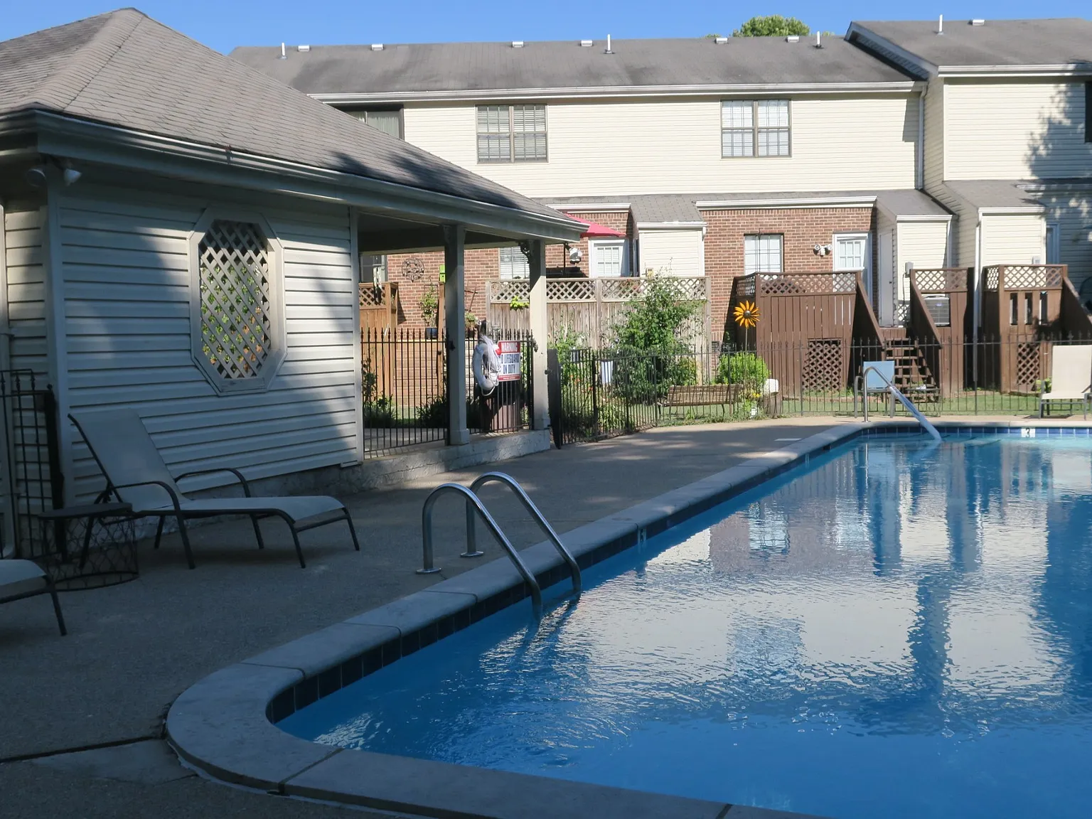 2 bed, 2.5 bath, 1440 sqft, $2,000 — Photo 1