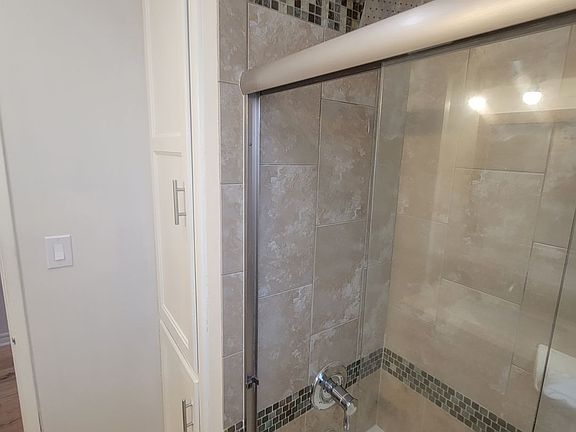 4th image of 1117 S Shenandoah St APT 6