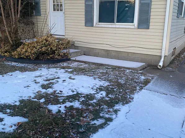 2138 N Center Rd, Burton, MI 48509