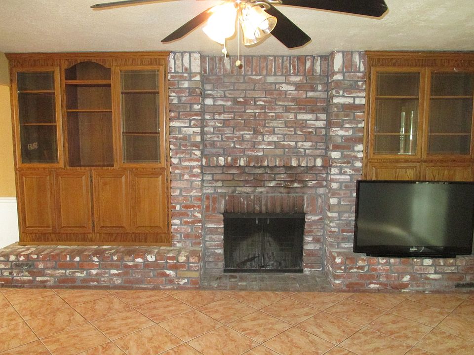2nd image of 410 Palin Ave