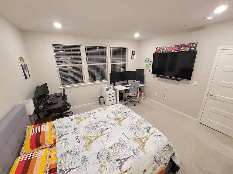 Lots of space for home office(s)