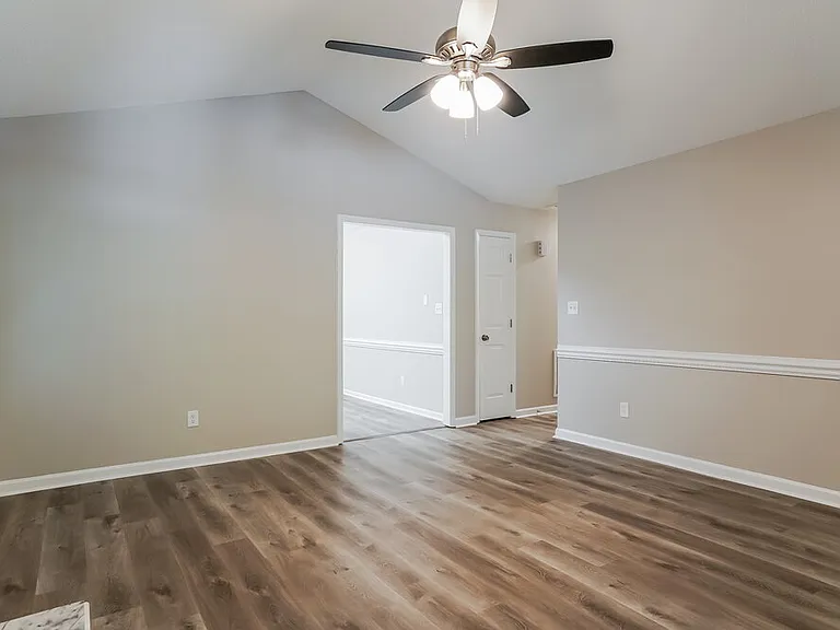 353 Amherst Creek Dr — Photo 6