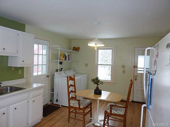 5th image of 314 W Academy St