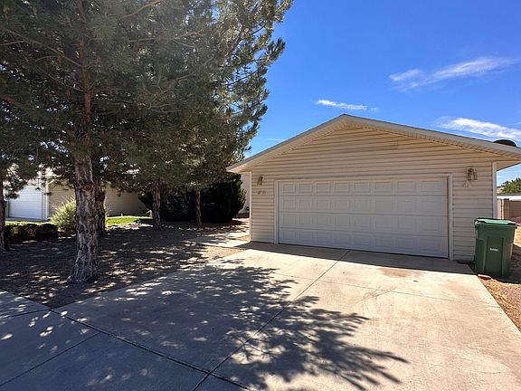 2nd image of 2711 Parque De Oeste Dr