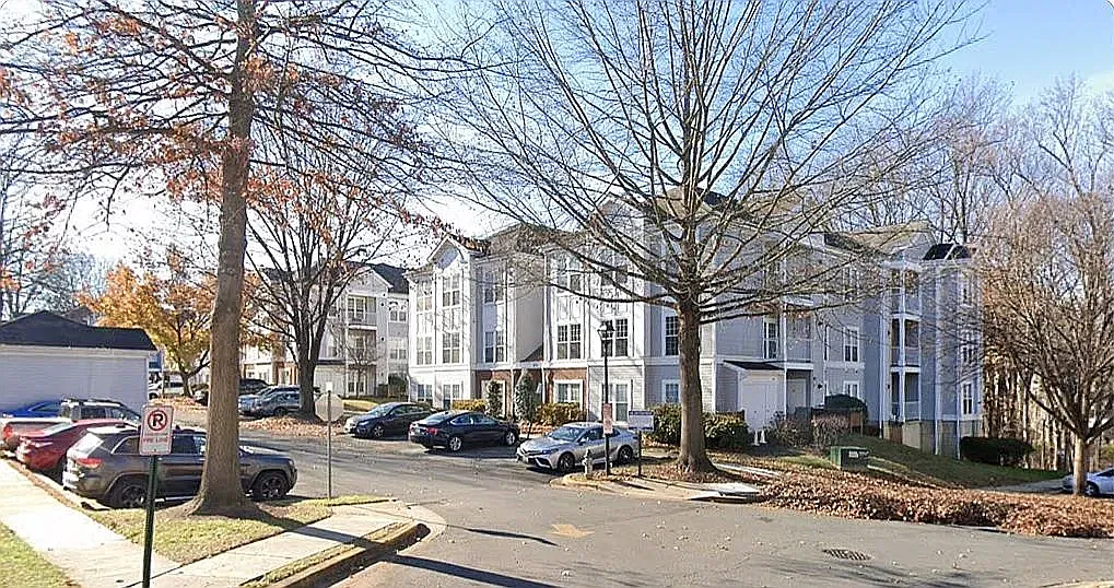 3 bed, 1273 sqft, $2,900 — Photo 1