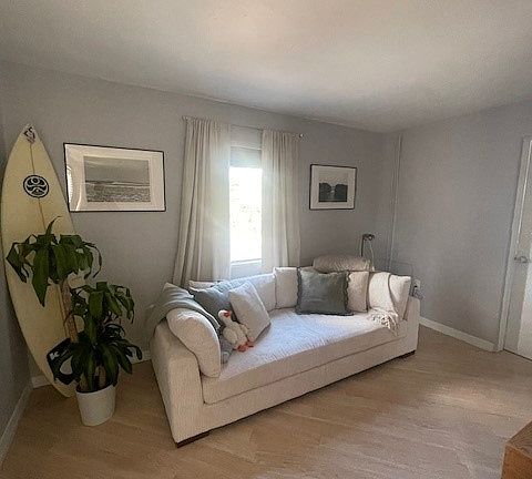 5th image of 1508 Dolphin St #2