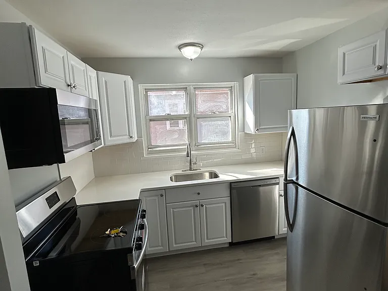 877 Farmington Ave #879-204 — Photo 2