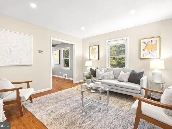 5806 Edgehill Dr, Alexandria, VA 22303