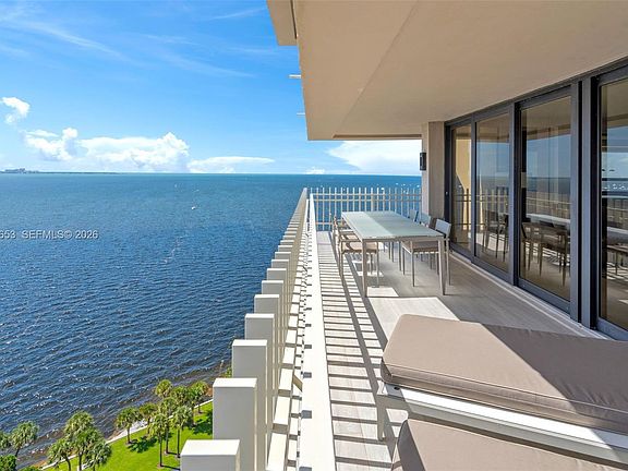 4th image of 2 Grove Isle Dr #B1801