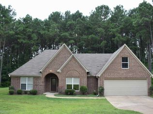 705 Confederate Ridge Rd, Lake Cormorant, MS 38641