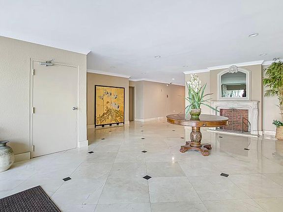 2nd image of 420 California Ave APT 7