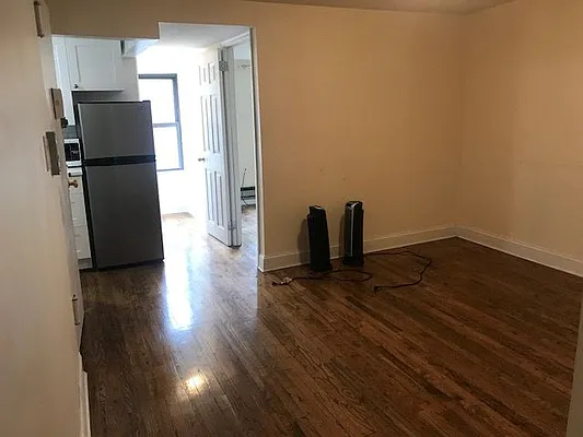 Rented by Salon Realty Corp | media 21