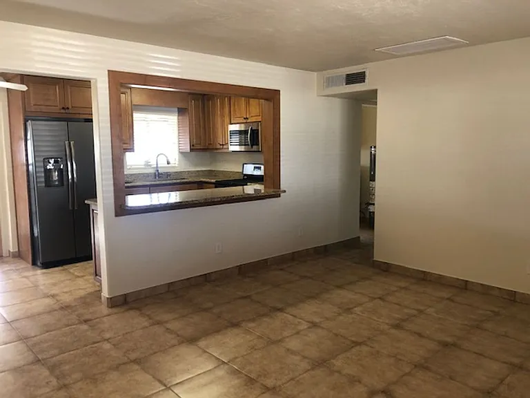 4814 E Hampton St — Photo 5