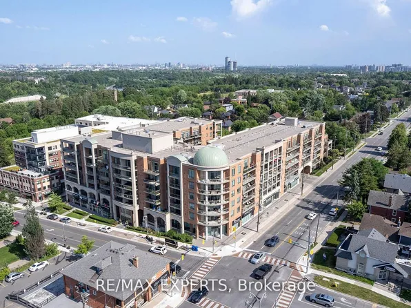 281 Woodbridge Ave #207, Vaughan, ON L4L 0C6