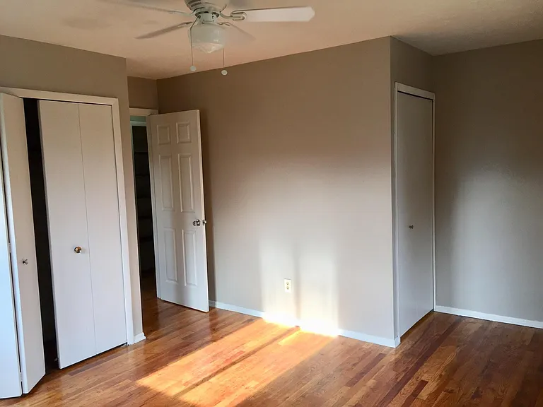 1603 Woodland Ave NW — Photo 5