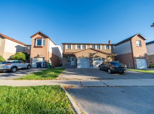 613 Galloway Cres, Mississauga, ON L5C 3R7