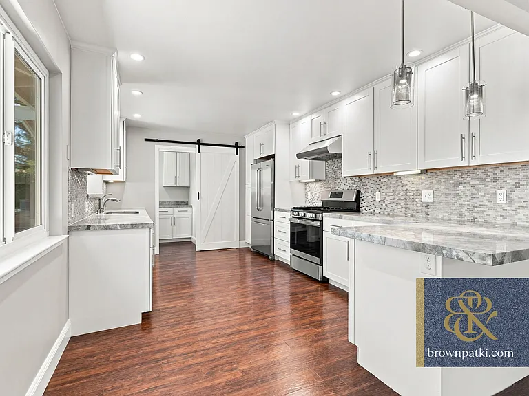 1042 Madison Ave — Photo 7