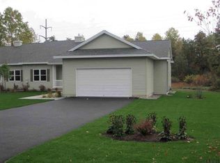 33 Smoke Ridge Rd, Queensbury, NY 12804