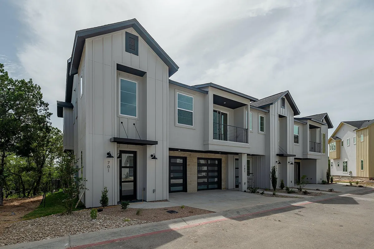 Building Photo - 12001 Vista Parke Dr #701