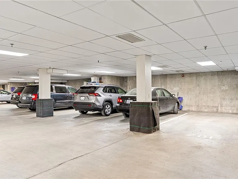 30 Argyle Ave #206 — Photo 31