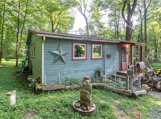 408 Chipmunk Rd, Evans City, PA 16033