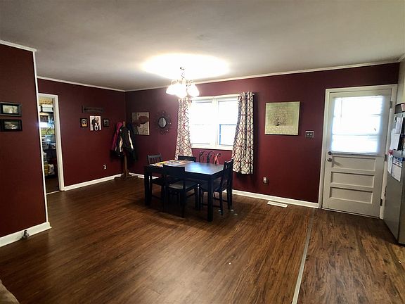 3rd image of 125 Delta Pine Ave