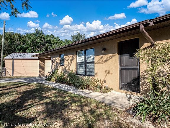 4th image of 1554 N Oak Park Ave