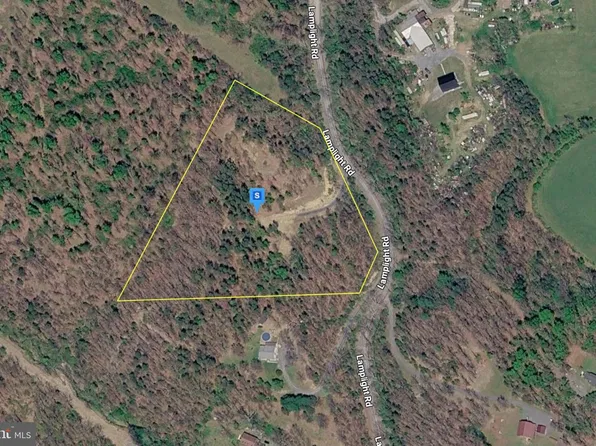 400 Lamplight Rd, Inwood, WV 25428
